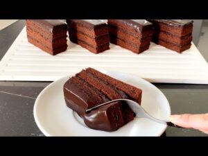 Kue Coklat Lumer Viral 2023, Berikut Resep Moist Chocolate Cake